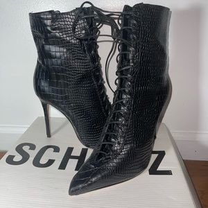 SCHUTZ BLACK SNAKESKIN PATTERN HEELS